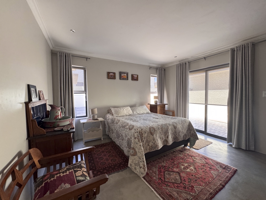 6 Bedroom Property for Sale in Sunset Estate Western Cape